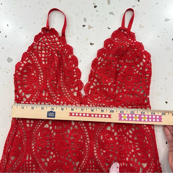 NWT Red Lace Strappy Crotchet Frill Hem Deep V Neck Dress Size Medium - Picture 10 of 12